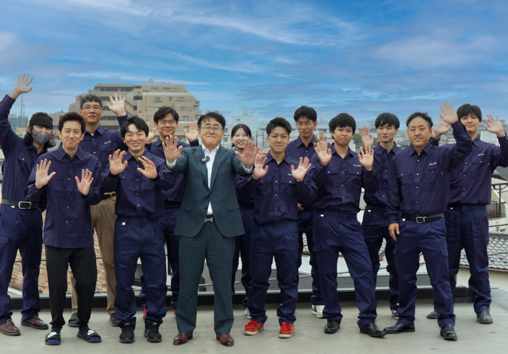 【日栄工業株式会社様】応募数100名から50名への半減という危機を打破！「入社した若手のほぼ全員がSNS経由」という驚異の採用成果を実現した事例